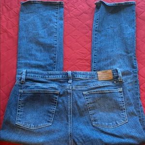 LAST CHANCE!! Lucky Brand - Boot cut Jeans